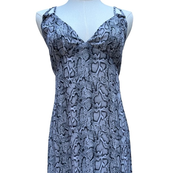 TOBI NWT Black and White Snakeskin Print Maxi Dress Size Small - Picture 2 of 15